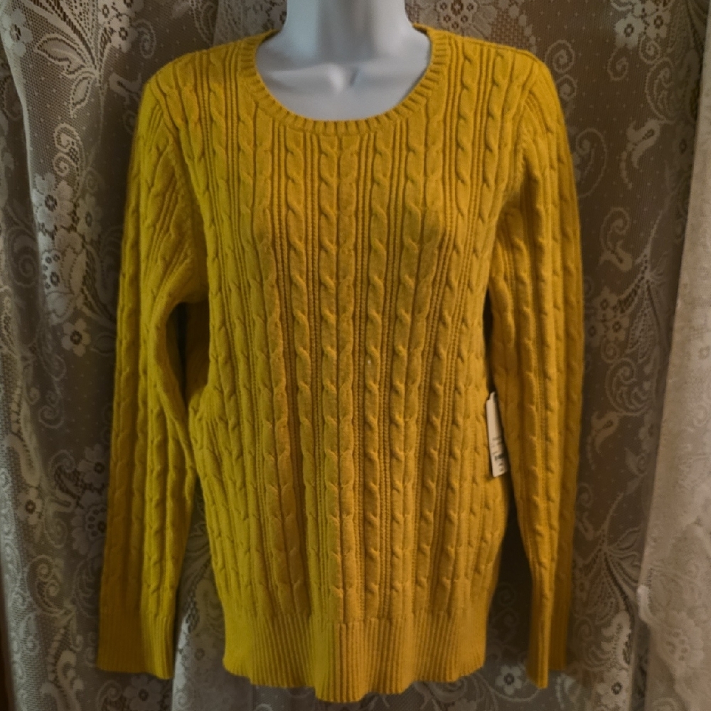 New St. John's Bay Women's Size L Yellow Crew Neck Cable Knit Sweater
